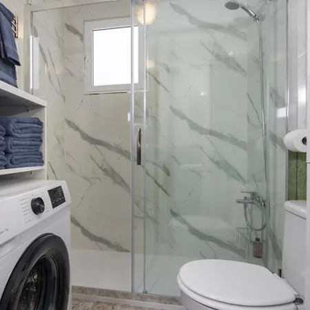 La Loma 77-20 Apartment *