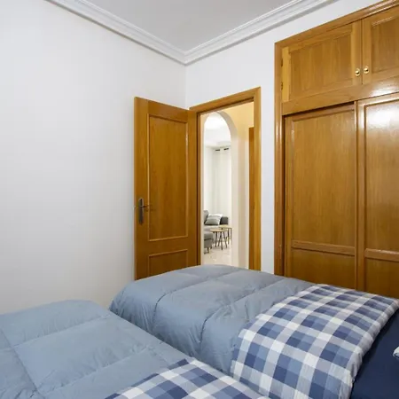 La Loma 77-20 公寓 *